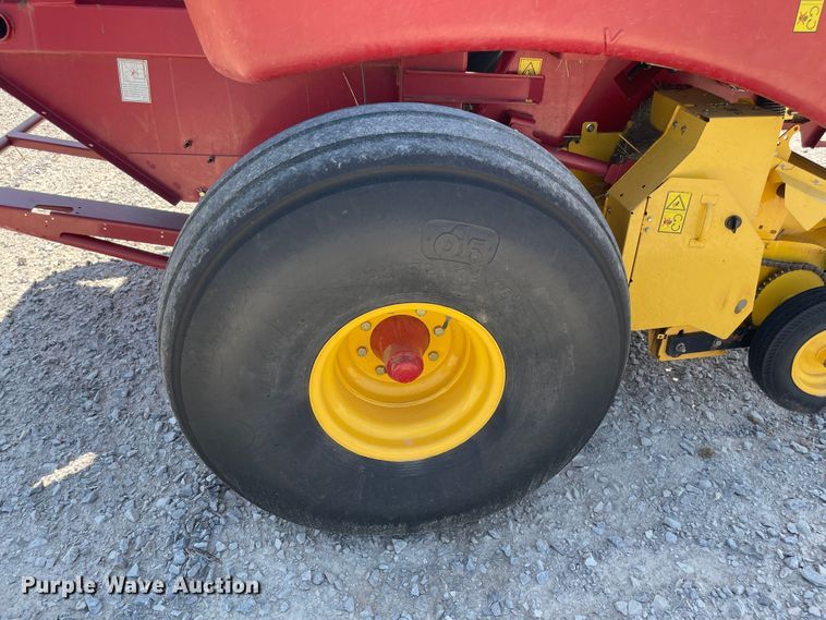 image for item MR9332 2016 New Holland 560RB  round baler