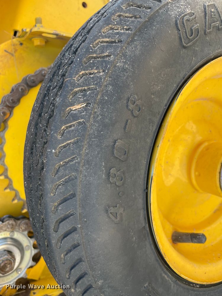 image for item MR9332 2016 New Holland 560RB  round baler