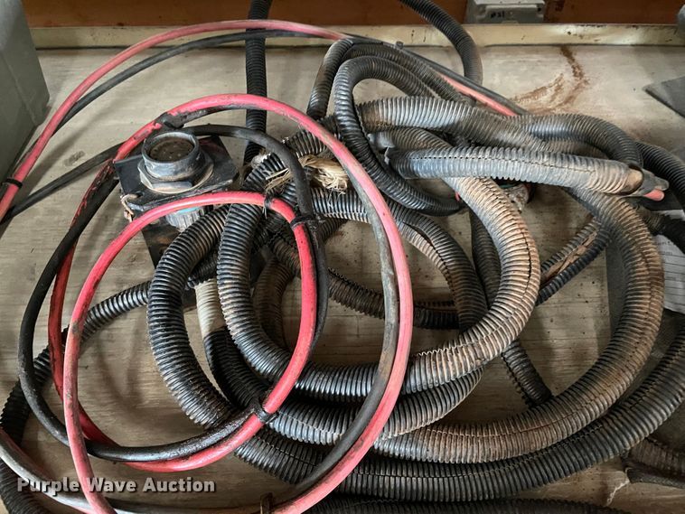 image for item MR9332 2016 New Holland 560RB  round baler