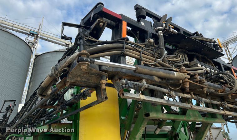 image for item MR9841 2010 John Deere 4730  sprayer