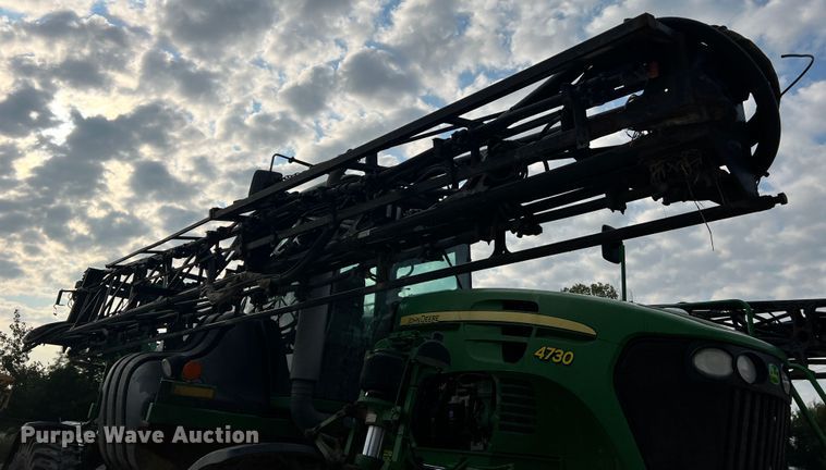 image for item MR9841 2010 John Deere 4730  sprayer