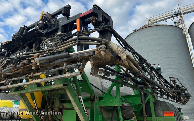 image for item MR9841 2010 John Deere 4730  sprayer