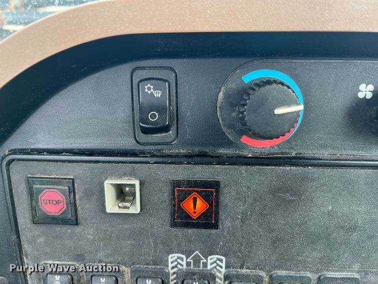 image for item MR9841 2010 John Deere 4730  sprayer