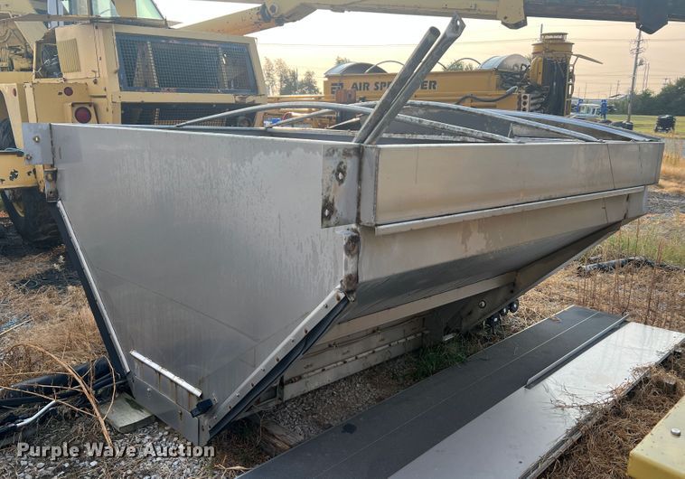 image for item MR9879 New Leader L4000G4  applicator bed