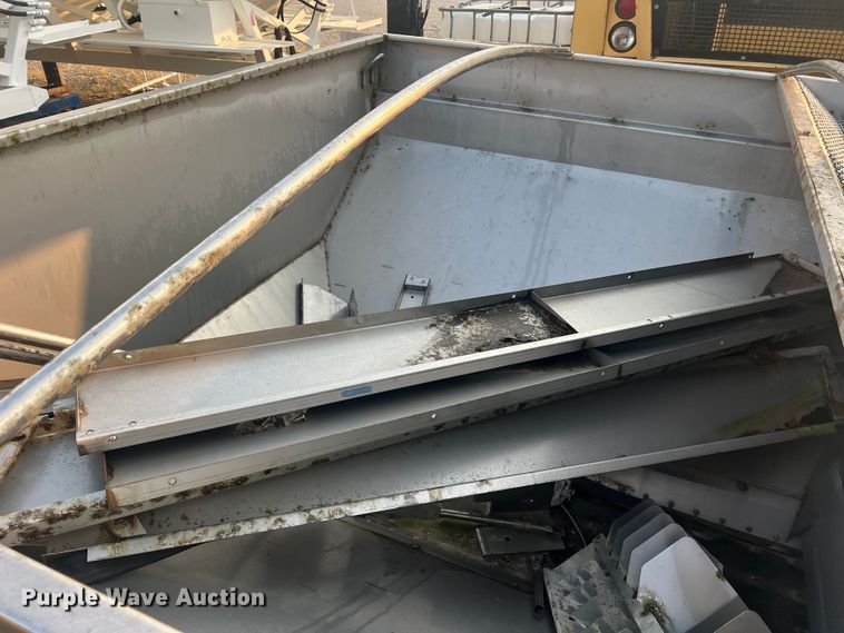 image for item MR9879 New Leader L4000G4  applicator bed