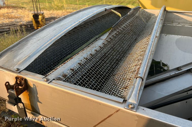 image for item MR9879 New Leader L4000G4  applicator bed