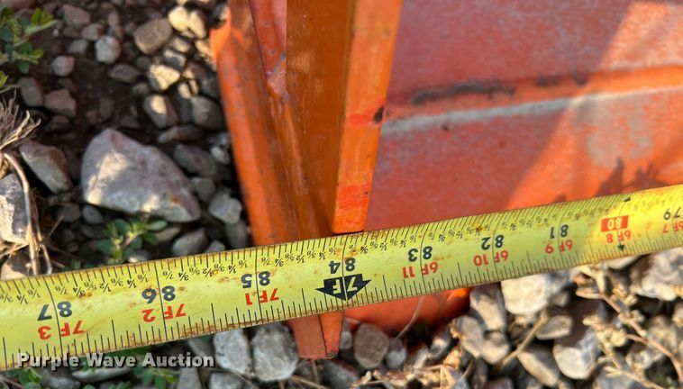 image for item MR9880 Kubota M1816E  bucket