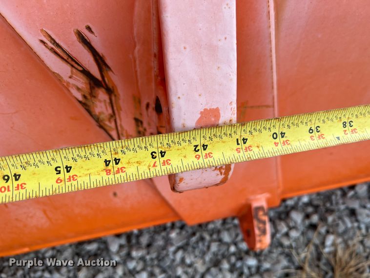 image for item MR9880 Kubota M1816E  bucket