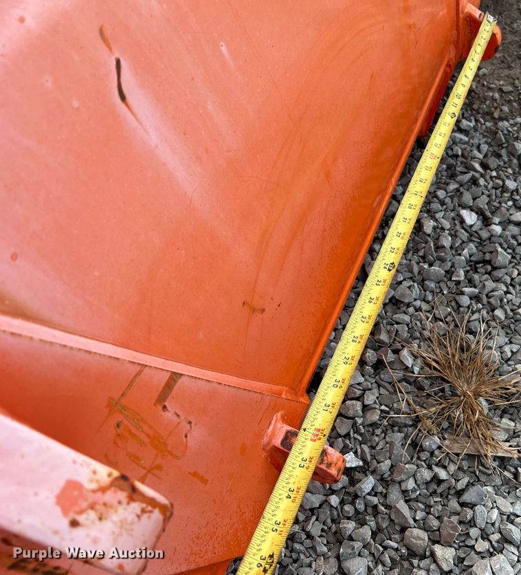 image for item MR9880 Kubota M1816E  bucket