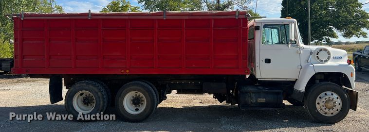 image for item MR9896 1992 Ford L9000  grain truck