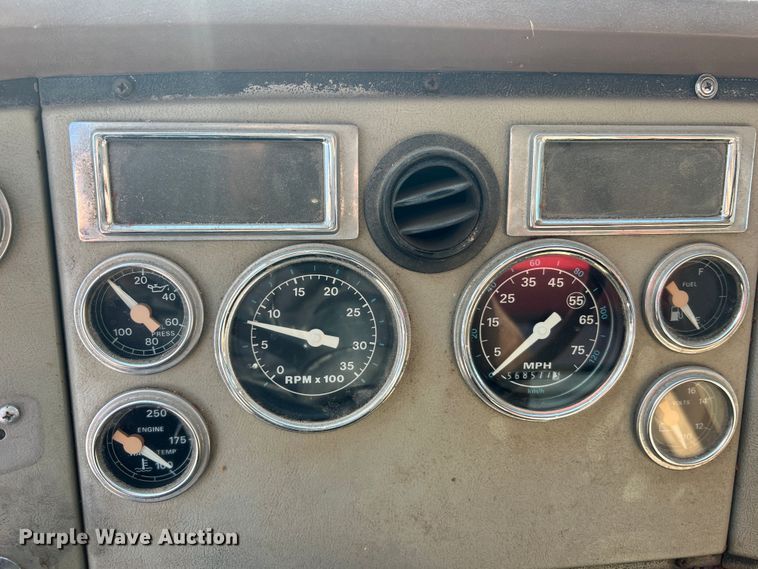 image for item MR9896 1992 Ford L9000  grain truck