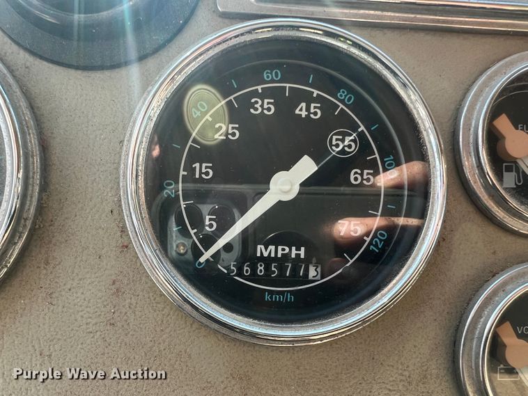 image for item MR9896 1992 Ford L9000  grain truck