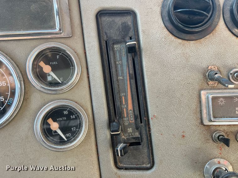 image for item MR9896 1992 Ford L9000  grain truck