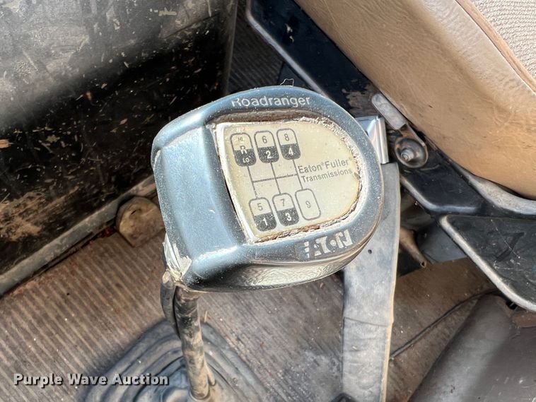 image for item MR9896 1992 Ford L9000  grain truck