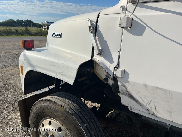 image for item MR9896 1992 Ford L9000  grain truck