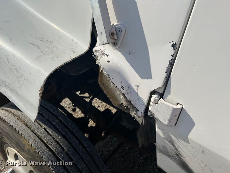 image for item MR9896 1992 Ford L9000  grain truck