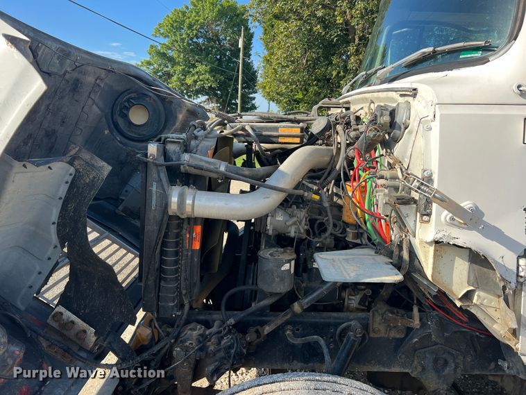 image for item MR9896 1992 Ford L9000  grain truck