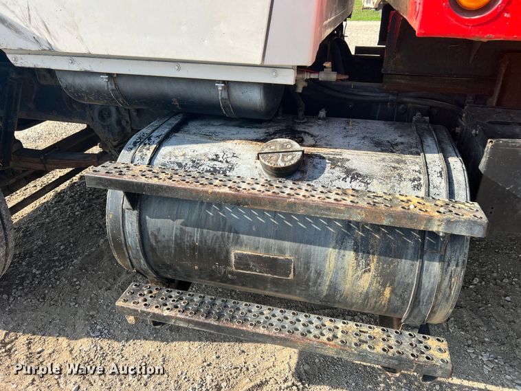 image for item MR9896 1992 Ford L9000  grain truck