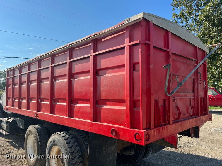 image for item MR9896 1992 Ford L9000  grain truck