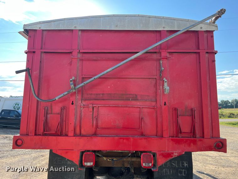 image for item MR9896 1992 Ford L9000  grain truck