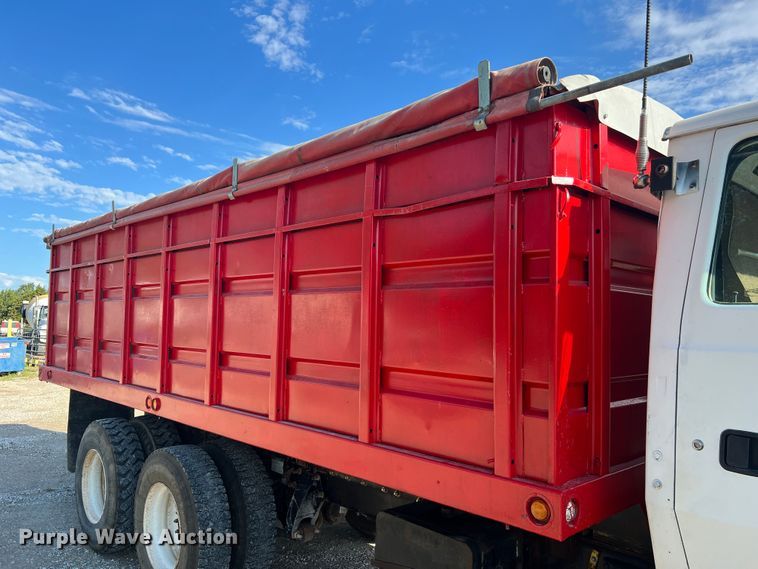 image for item MR9896 1992 Ford L9000  grain truck