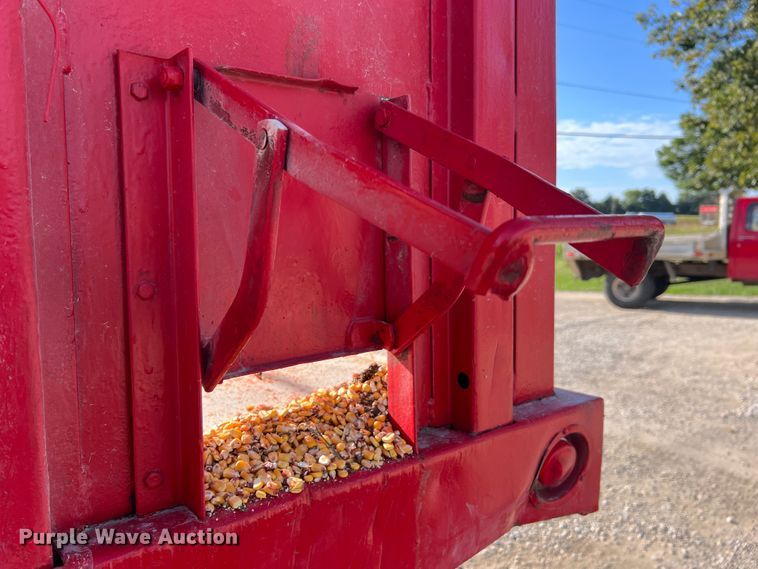 image for item MR9896 1992 Ford L9000  grain truck