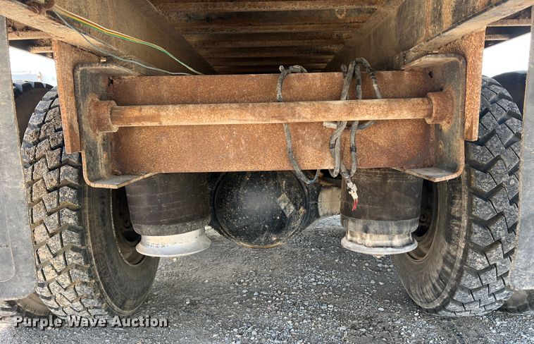 image for item MR9896 1992 Ford L9000  grain truck