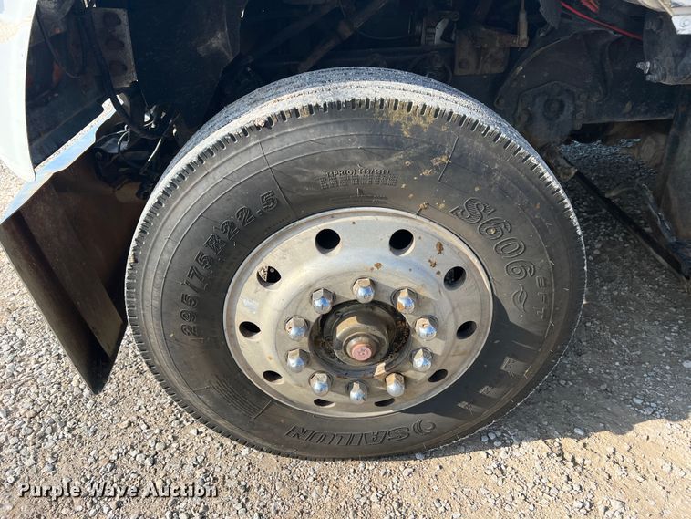 image for item MR9896 1992 Ford L9000  grain truck