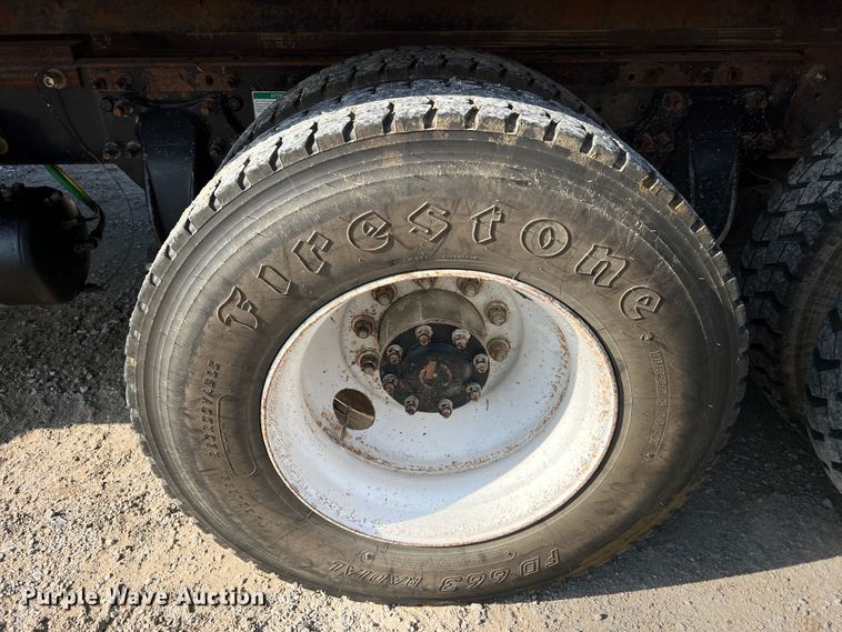 image for item MR9896 1992 Ford L9000  grain truck