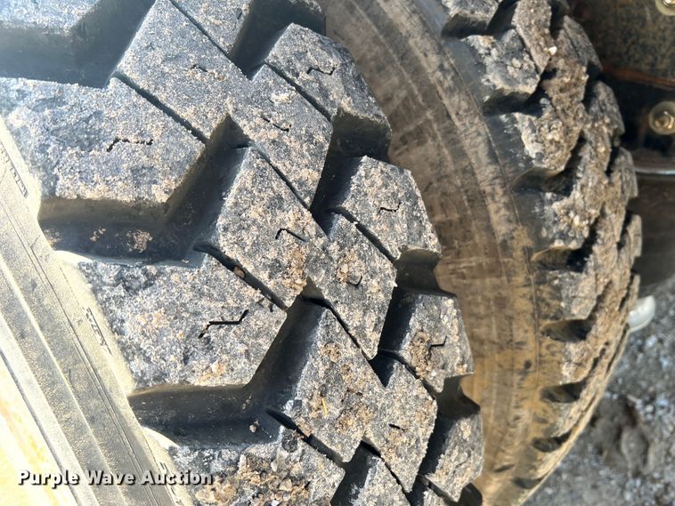 image for item MR9896 1992 Ford L9000  grain truck