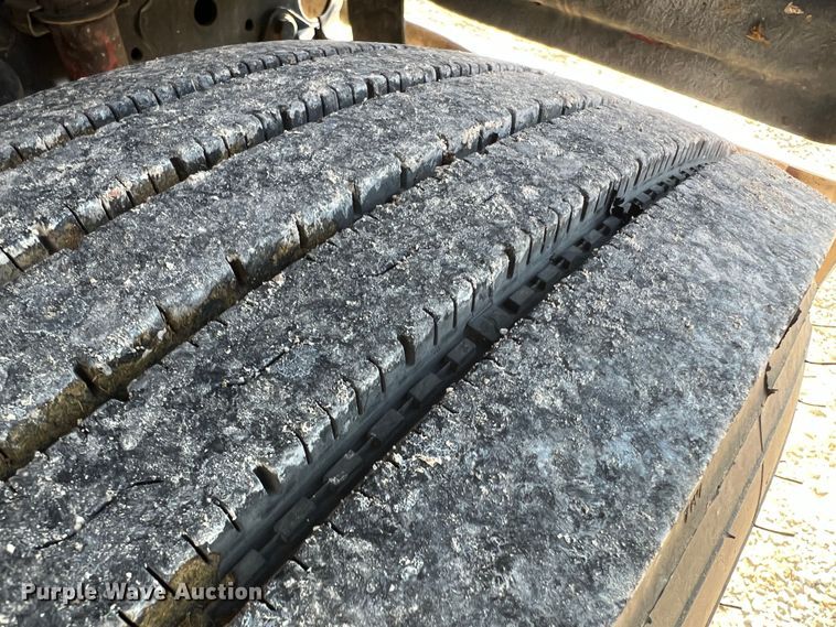 image for item MR9896 1992 Ford L9000  grain truck