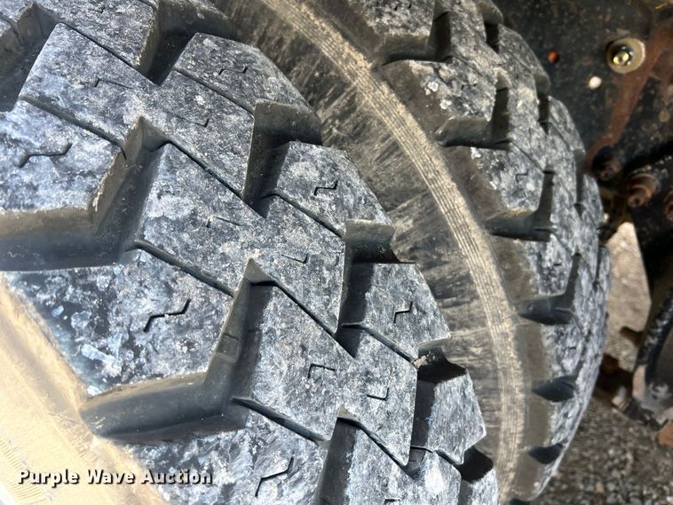 image for item MR9896 1992 Ford L9000  grain truck