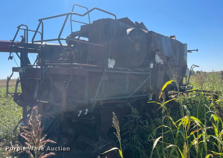 image for item MU9251 2009 Case IH 8120  RWA combine