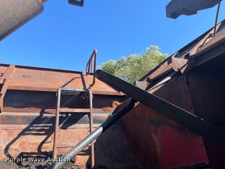 image for item MU9251 2009 Case IH 8120  RWA combine