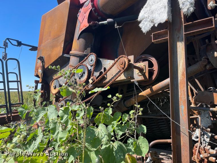 image for item MU9251 2009 Case IH 8120  RWA combine