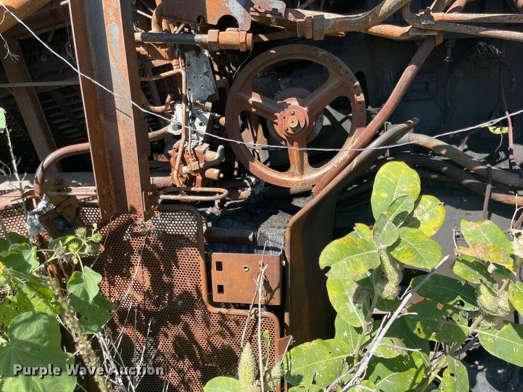 image for item MU9251 2009 Case IH 8120  RWA combine