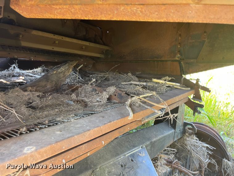 image for item MU9251 2009 Case IH 8120  RWA combine