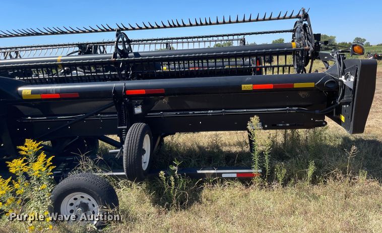 image for item MU9253 2018 MacDon FD140  flex draper head