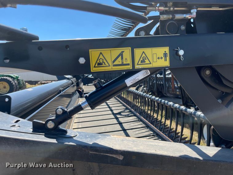 image for item MU9253 2018 MacDon FD140  flex draper head