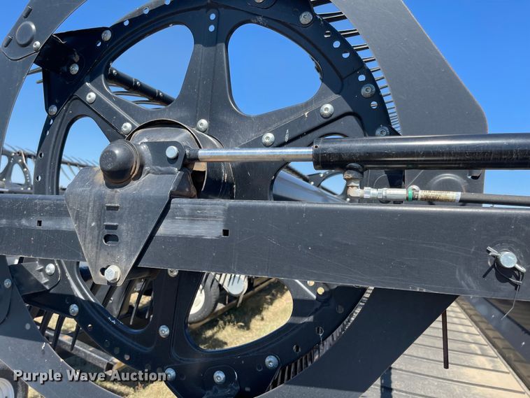 image for item MU9253 2018 MacDon FD140  flex draper head