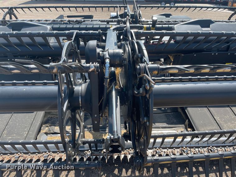 image for item MU9260 2019 MacDon FD140  flex draper head