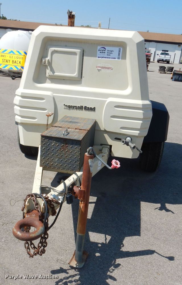 image for item DM3052 2006 Ingersoll Rand XP185  air compressor