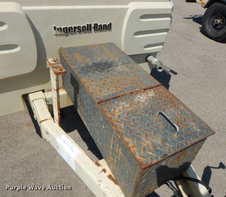 image for item DM3052 2006 Ingersoll Rand XP185  air compressor