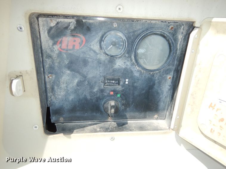 image for item DM3052 2006 Ingersoll Rand XP185  air compressor
