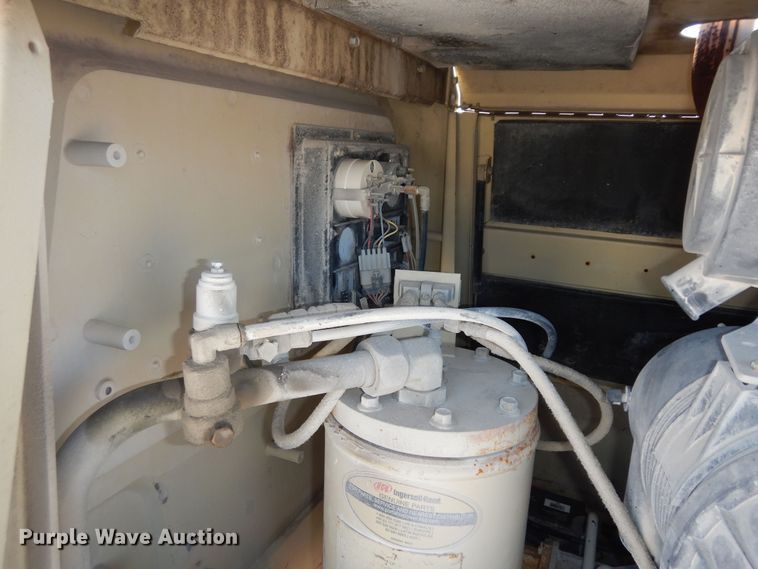 image for item DM3052 2006 Ingersoll Rand XP185  air compressor