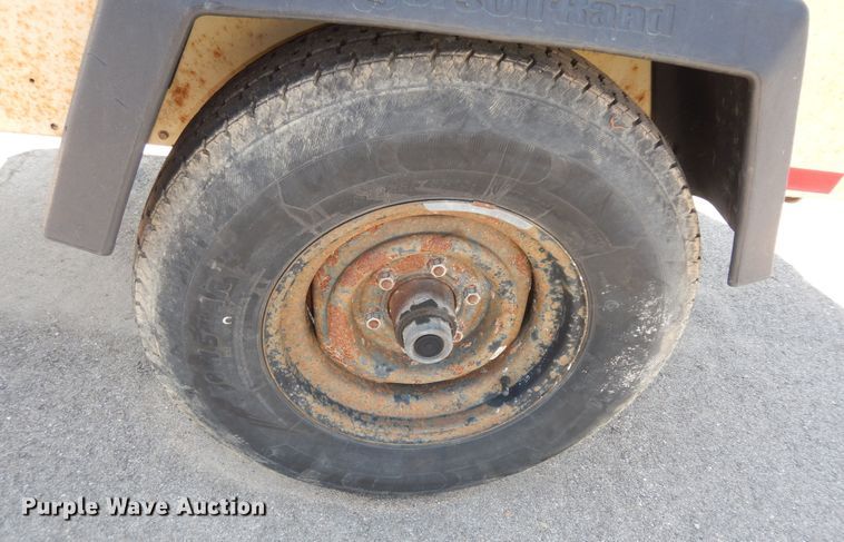 image for item DM3052 2006 Ingersoll Rand XP185  air compressor