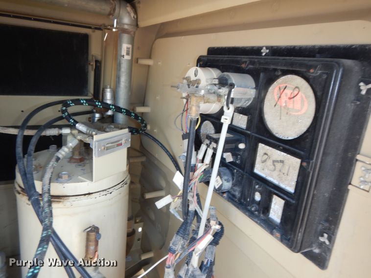 image for item DM3060 2006 Ingersoll Rand XP185  air compressor