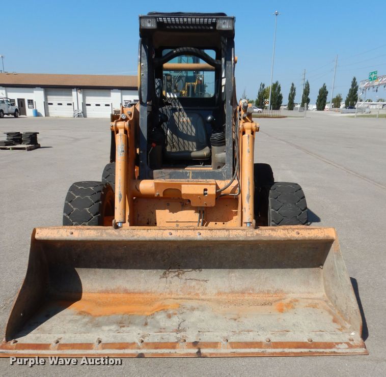 image for item DM3093 2010 Case 465 Series 3  skid steer loader