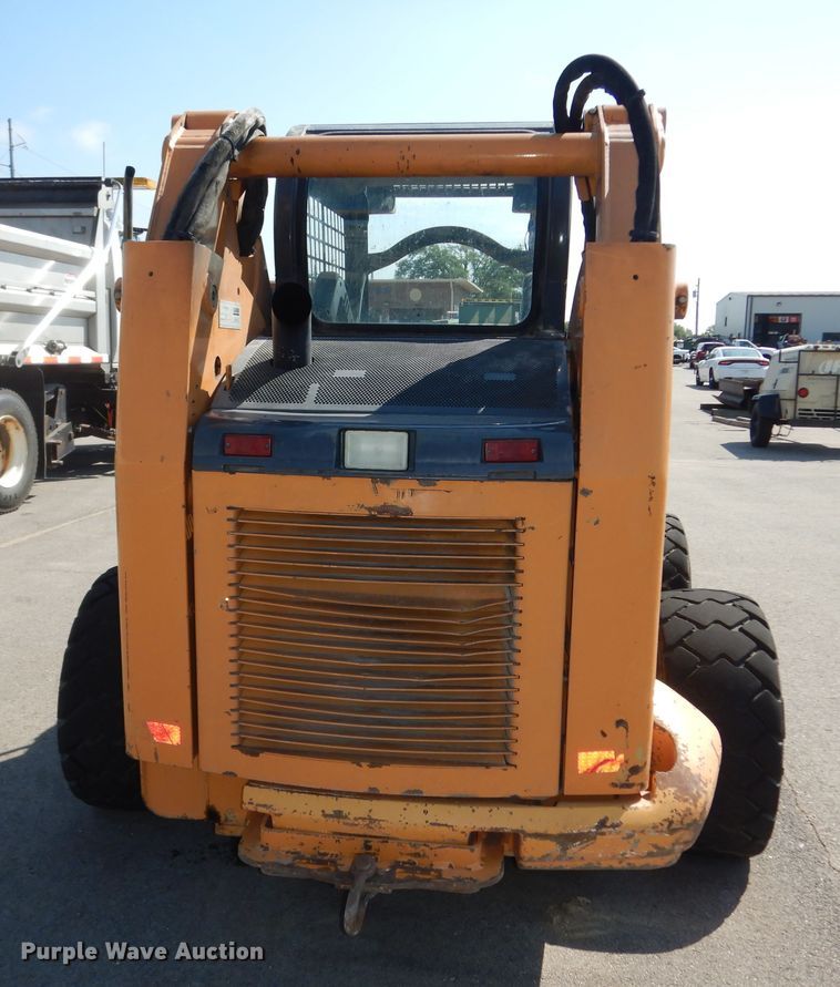 image for item DM3093 2010 Case 465 Series 3  skid steer loader