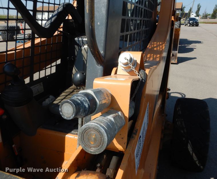 image for item DM3093 2010 Case 465 Series 3  skid steer loader